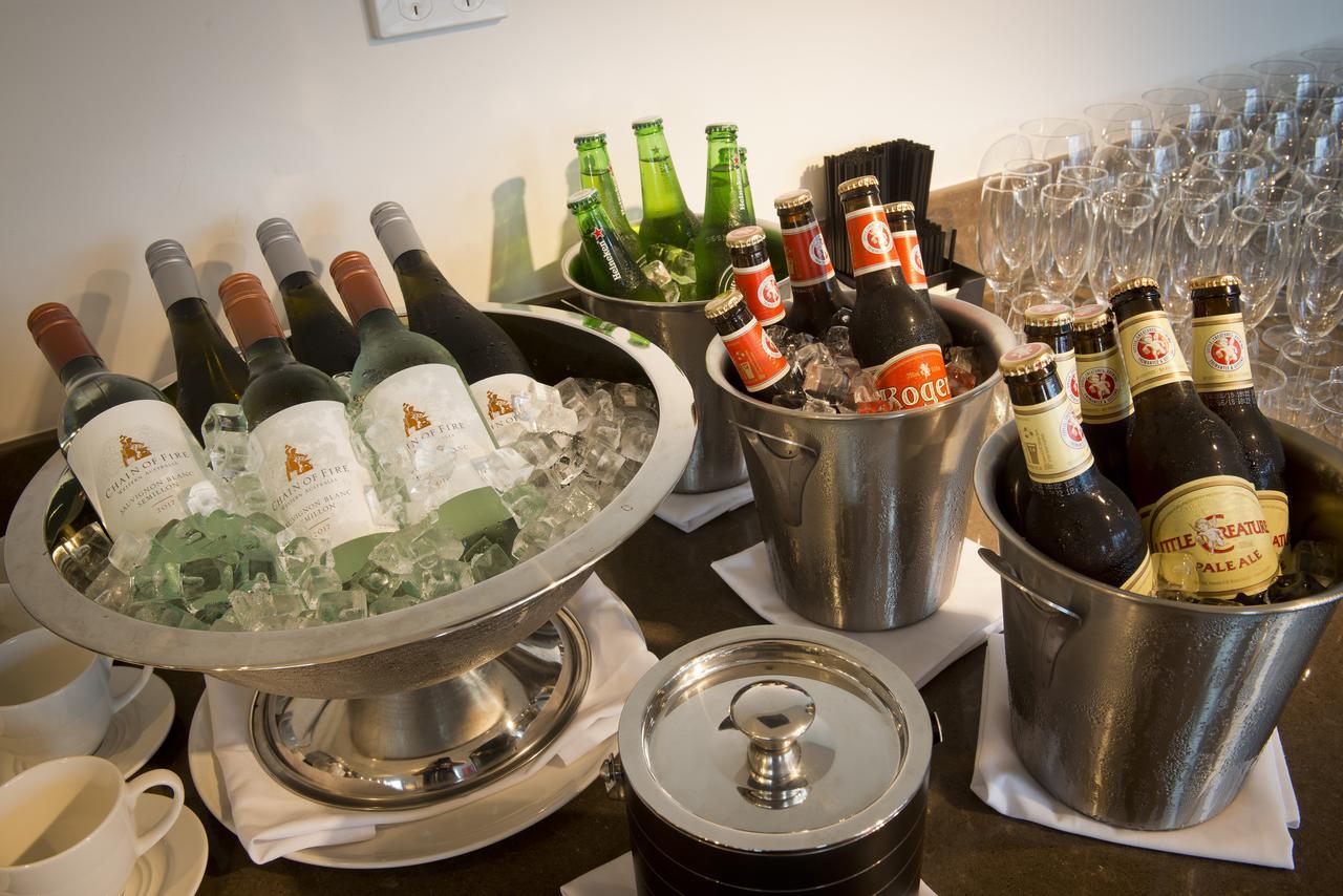 Pullman Brisbane Airport Otel Dış mekan fotoğraf Beer and wine on ice
